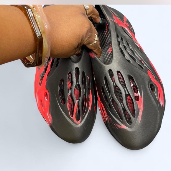Foam Runner (Yeezy like ) Stylish Black and Red Athletic Shoes - Picture 2 of 6